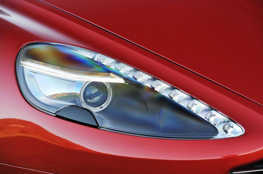 Детали экстерьера Aston Martin DB9 2013 года  (NA) (фото 53 из 60)